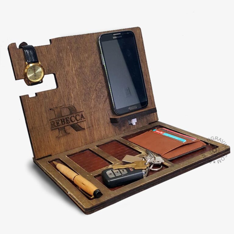 Wooden charging station hand made in Canada | Bombay Engravin